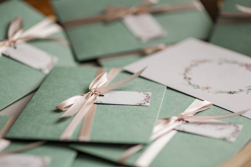 Wedding Invitations: Top 8 2026 Bridal Trends